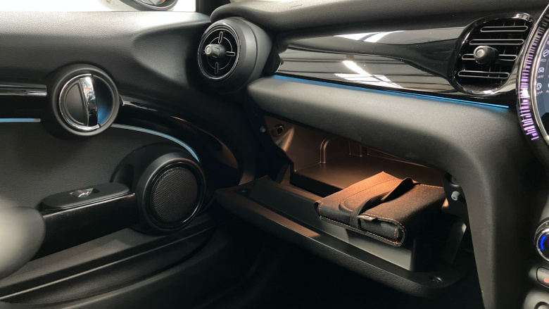 MINI Hatchback 1.5 Cooper Classic 3dr Auto Petrol Hatchback